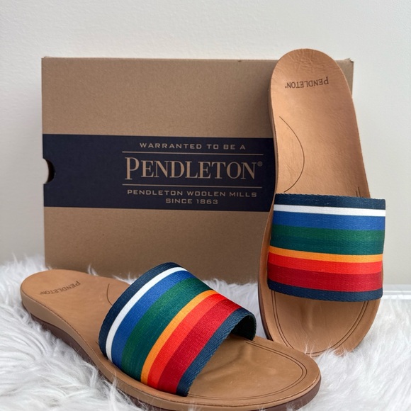 Pendleton Shoes - Pendleton Crater Lake National Park Slides Navy Rainbow NEW With Box!